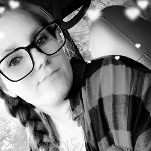 Meet your Posher, Katelyn